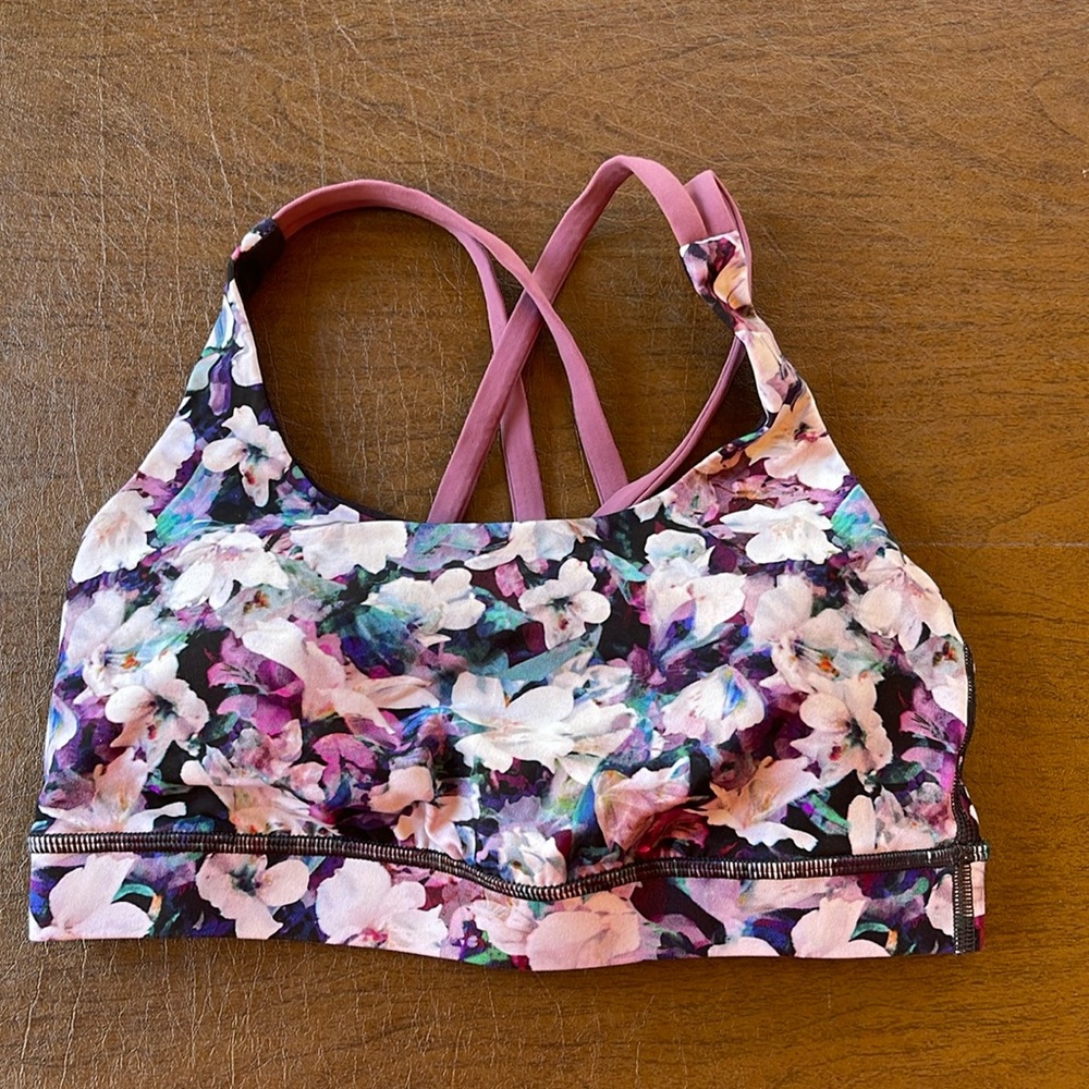 Lululemon sports bra